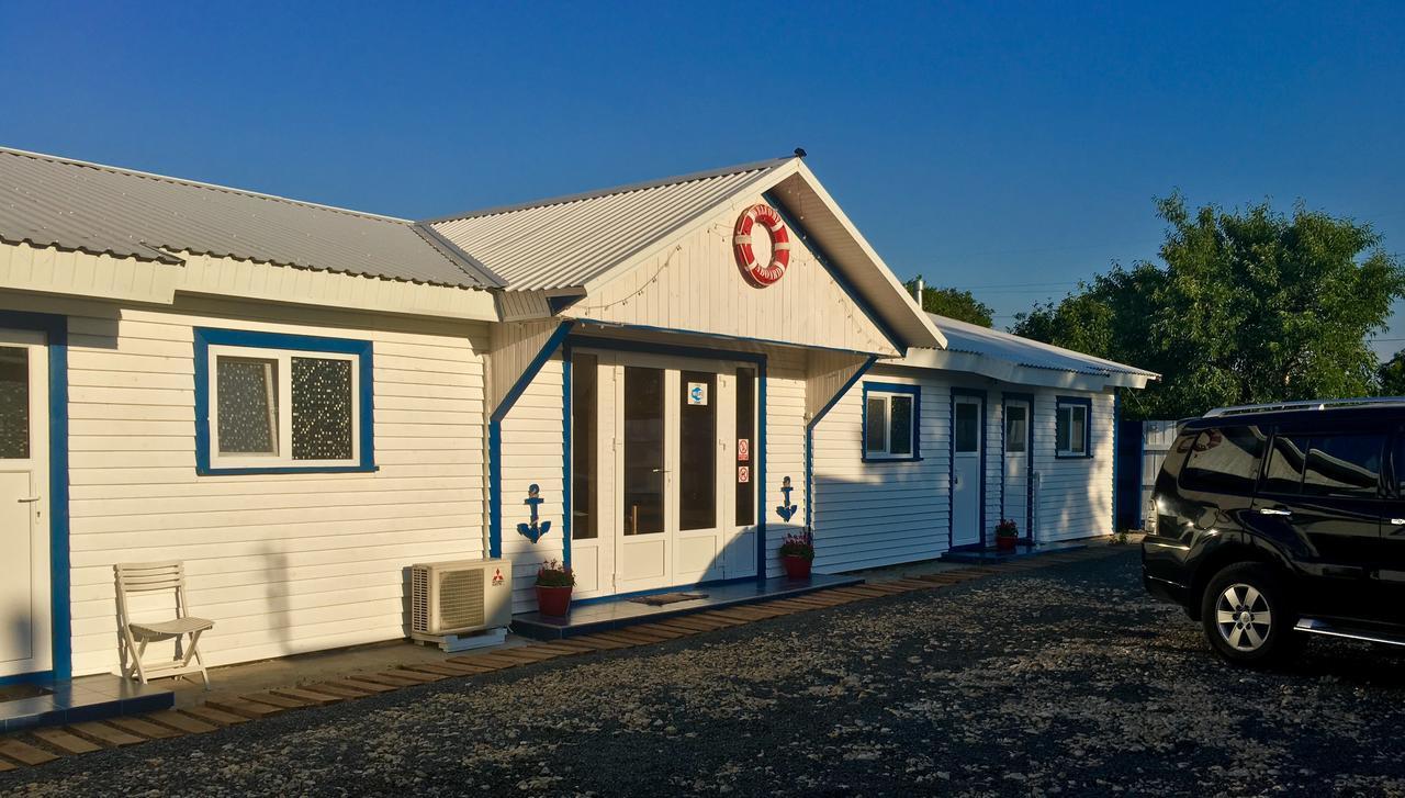 Chernomorsky Mayak Motel Exterior photo