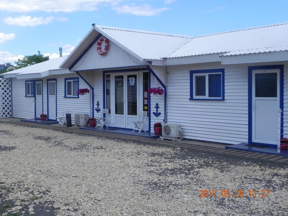 Chernomorsky Mayak Motel Exterior photo