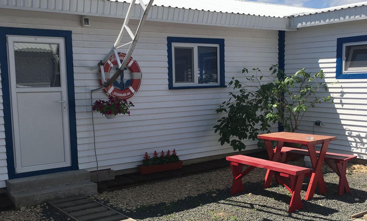 Chernomorsky Mayak Motel Exterior photo