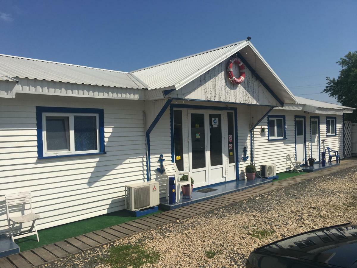 Chernomorsky Mayak Motel Exterior photo